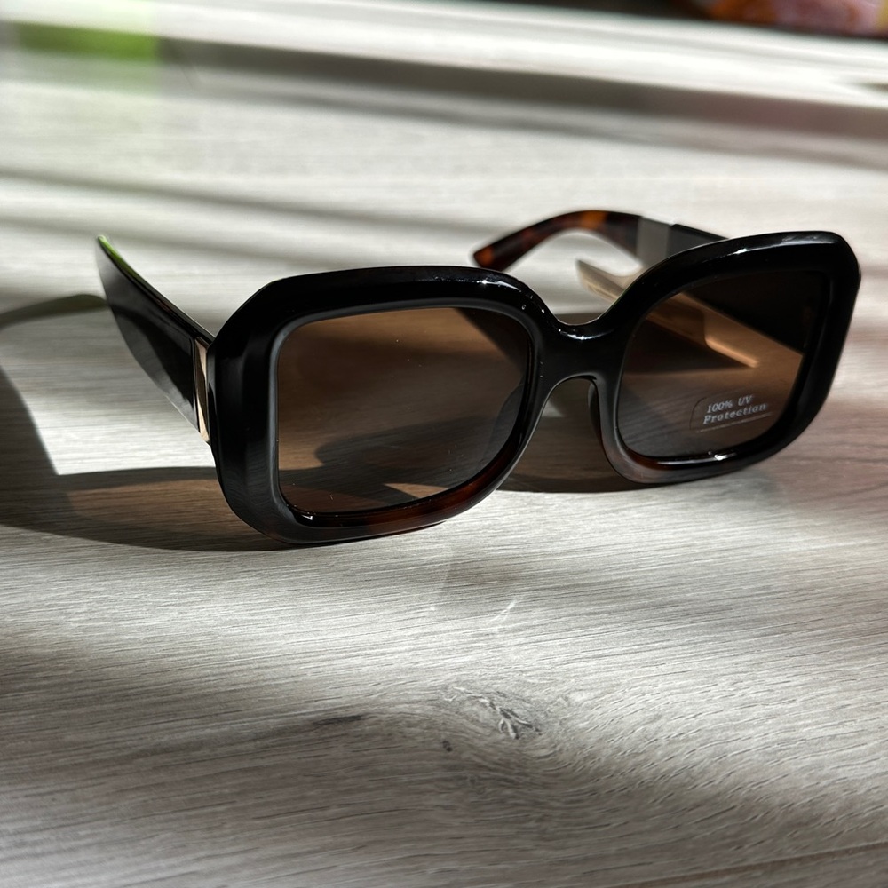 Square Tortoise Shell Sunglasses - Picture 3 of 9